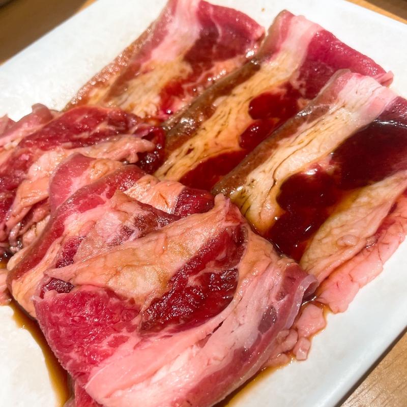 すき焼きカルビ（生玉子付）(焼肉きんぐ 梅島店)