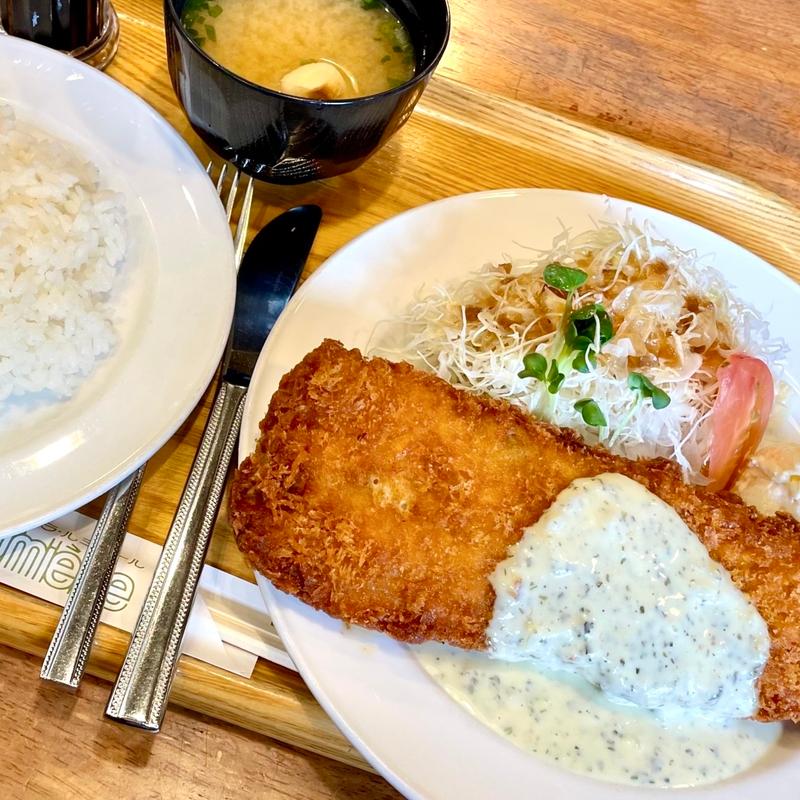 白身魚のフライランチ(ラ・ルミエール 光町店 )