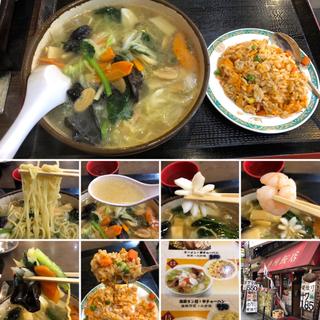 海鮮タン麺＋半チャーハン(泰陽飯店 （タイヨウハンテン）)