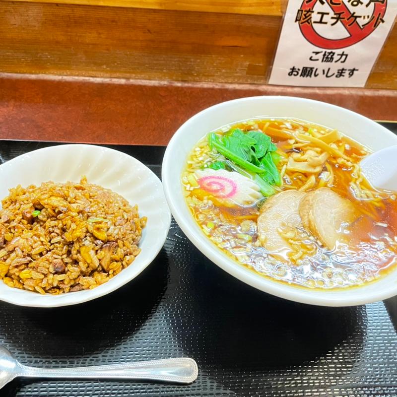 ラーメン＋半黒炒飯(達巳)