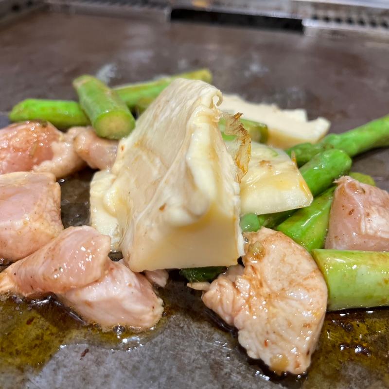 鶏とアスパラチーズ焼き(チング)