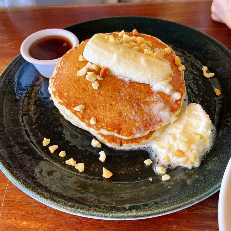 Banana macadamia nut pancakes(Hula Grill Waikiki)