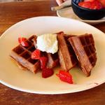 STRAWBERRY MOCHI WAFFLE(Hula Grill Waikiki)