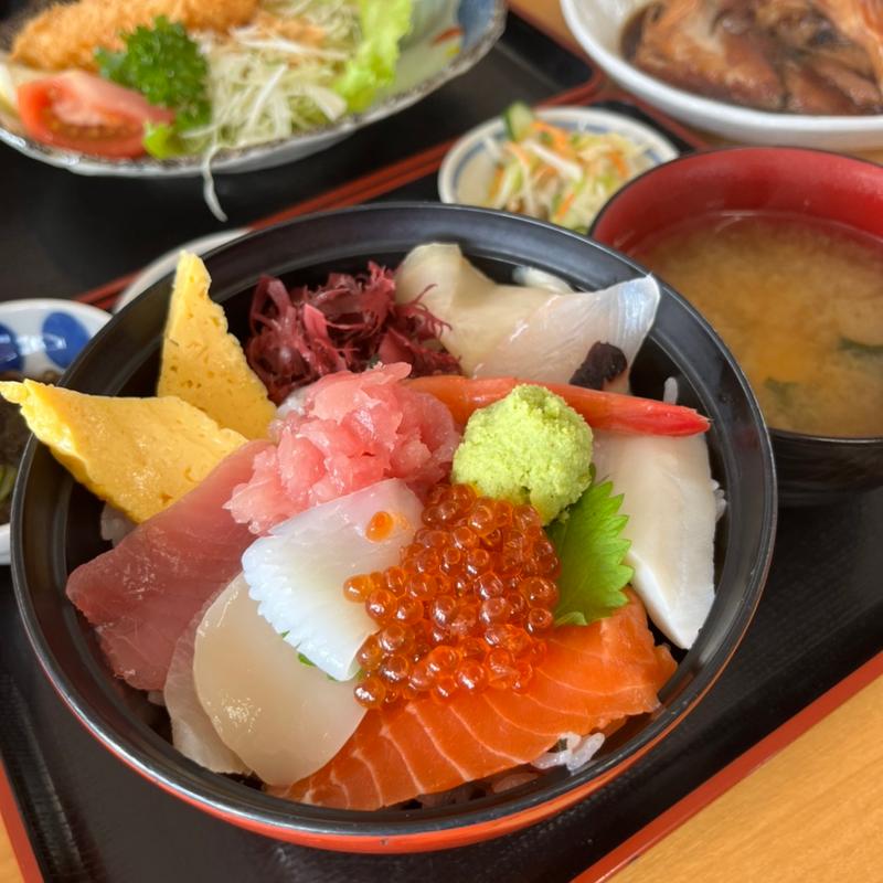 海鮮丼(大津漁協直営市場食堂 )