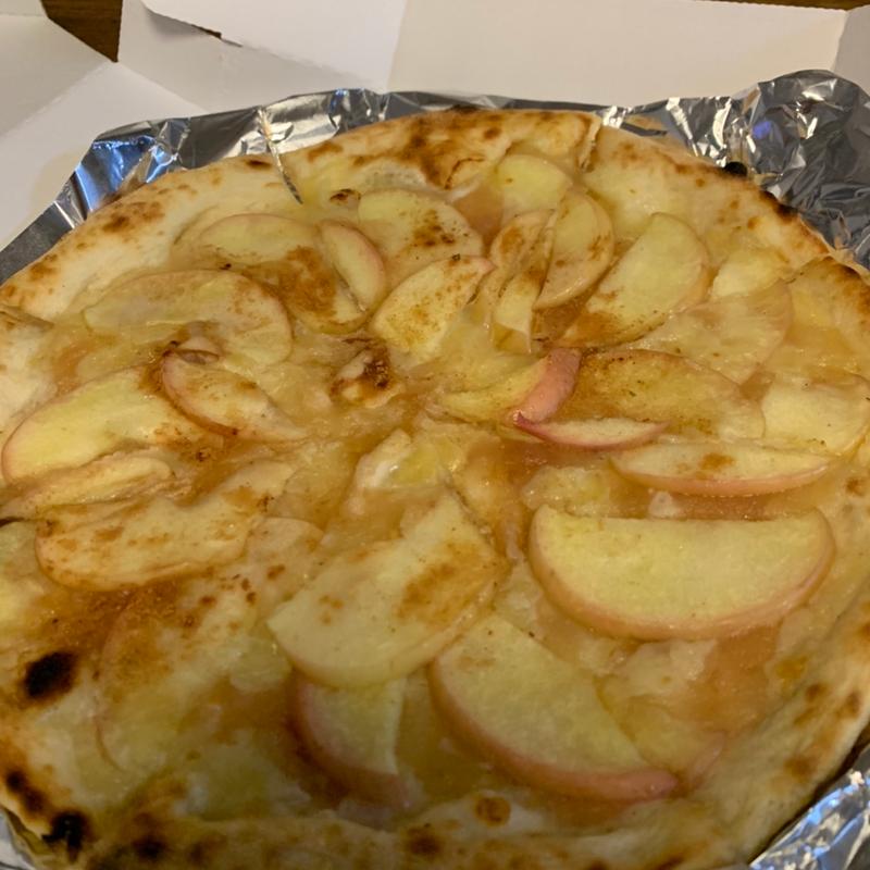 アップルシナモンピッツァ(café長兵衛)