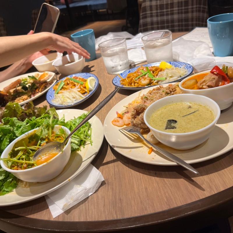 パクチーたっぷりハンバーグ(新宿ランブータン)