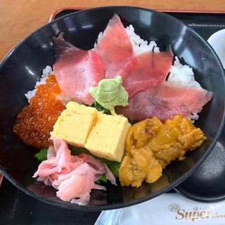 三色丼(漁師料理 かなや )
