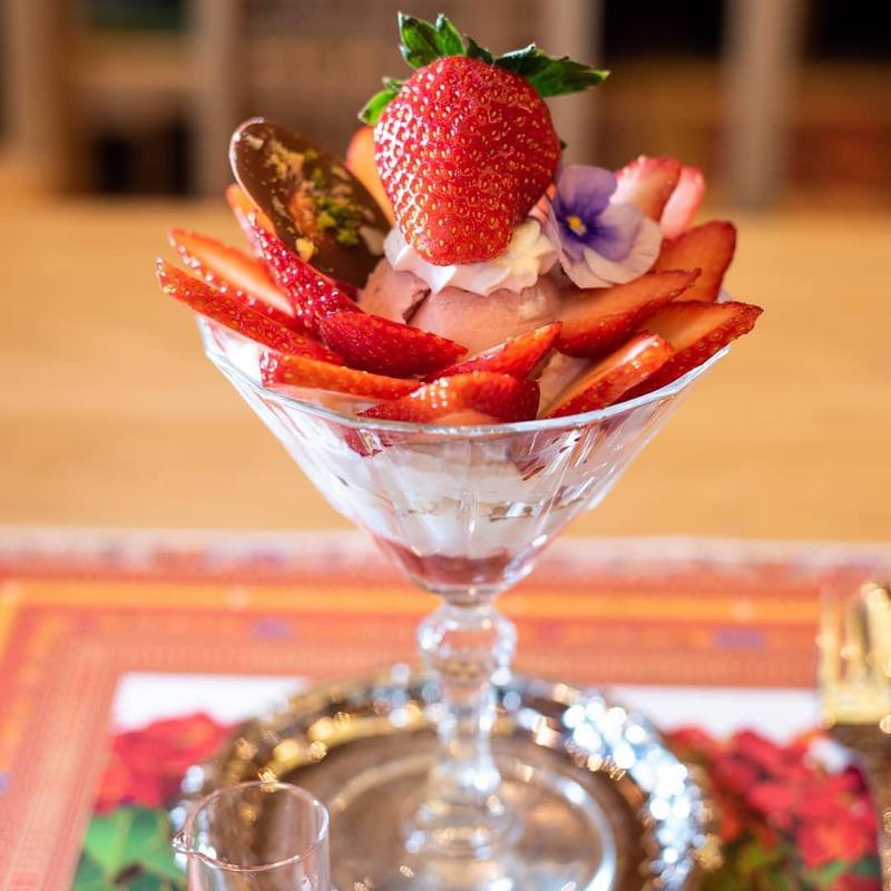 ミガキイチゴパフェ(水信フルーツパーラーラボ)