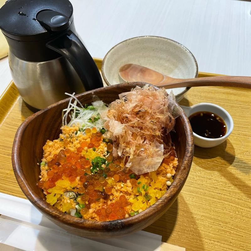 鮭といくらの北海ごはん(こめらく 海鮮茶漬けとおむすびと。 海老名SA店)