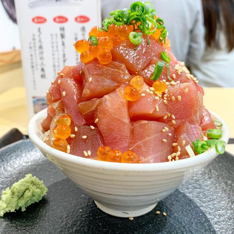 まぐろのてっぺん丼(まぐろ道場)