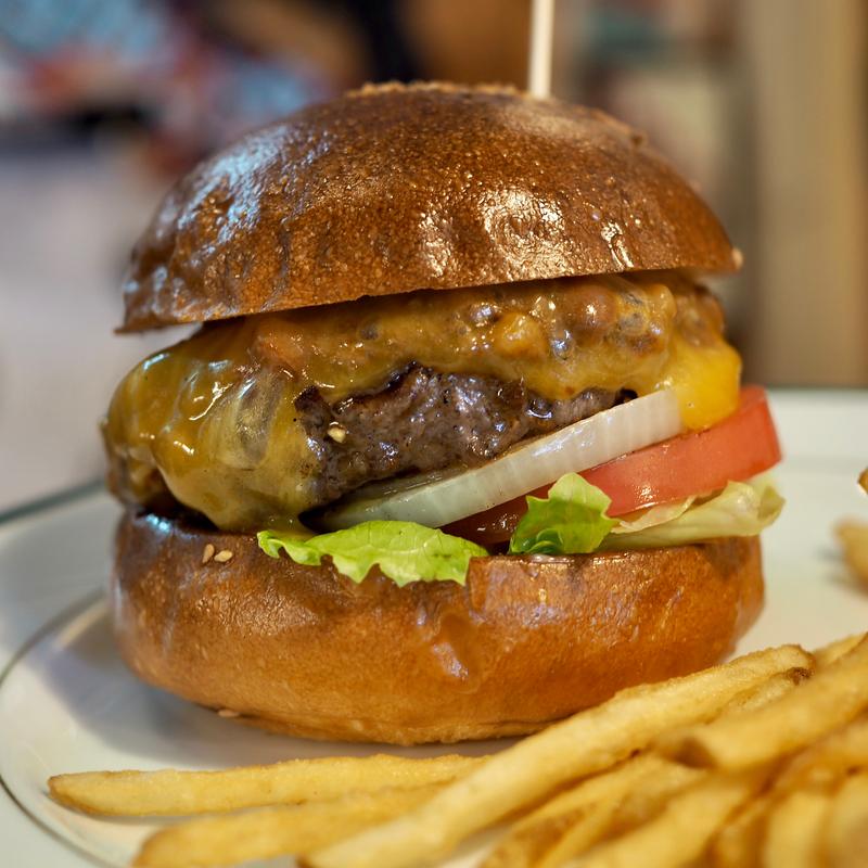 チリチーズバーガー(Nick & Renée)