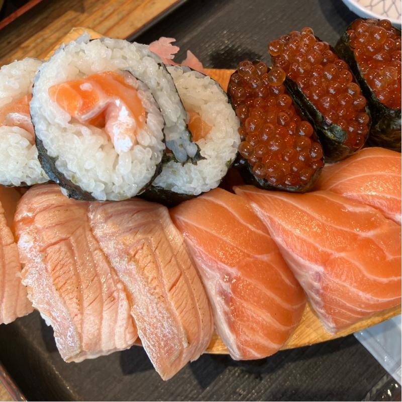 サーモンづくし寿司(タカマル食堂 セブンパークアリオ柏店)