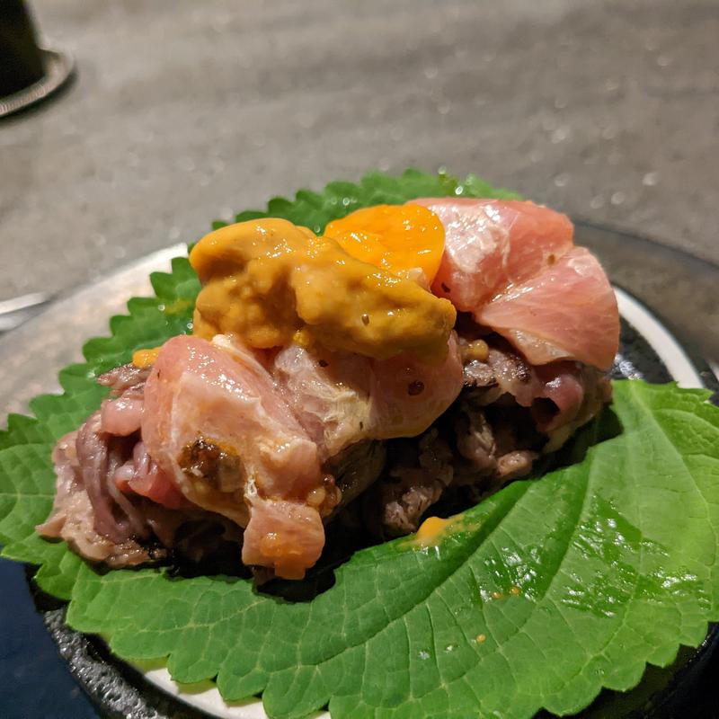 黒毛和牛、ウニ、卵黄(ete)