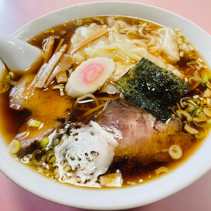 ワンタンメン(赤のれん)