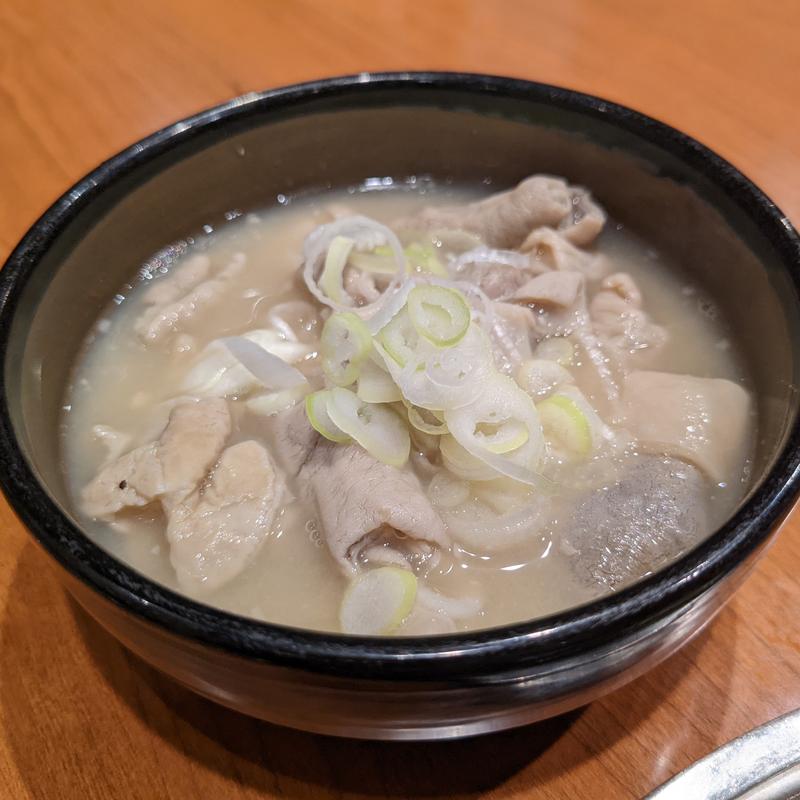 ぎんぶたもつ煮込み(ぎんぶた 赤坂店 )