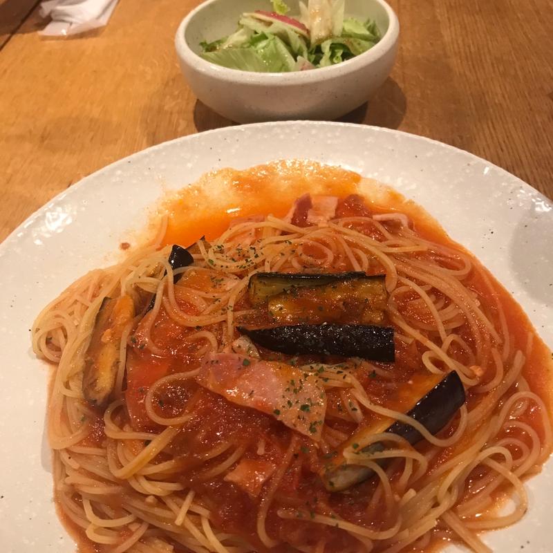 揚げナスとベーコンのトマトソース(パスタモーレ 上野 （【旧店名】ノリータ）)