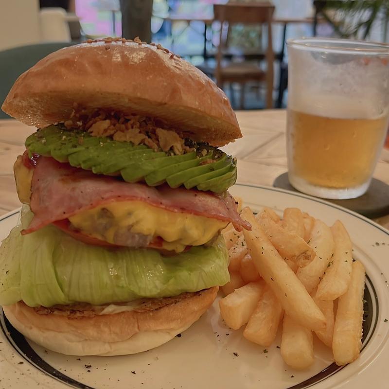 アボカドベーコンチーズバーガー(MAVERICK HAMBURGER TOKYO（マーベリックハンバーガートーキョー）)