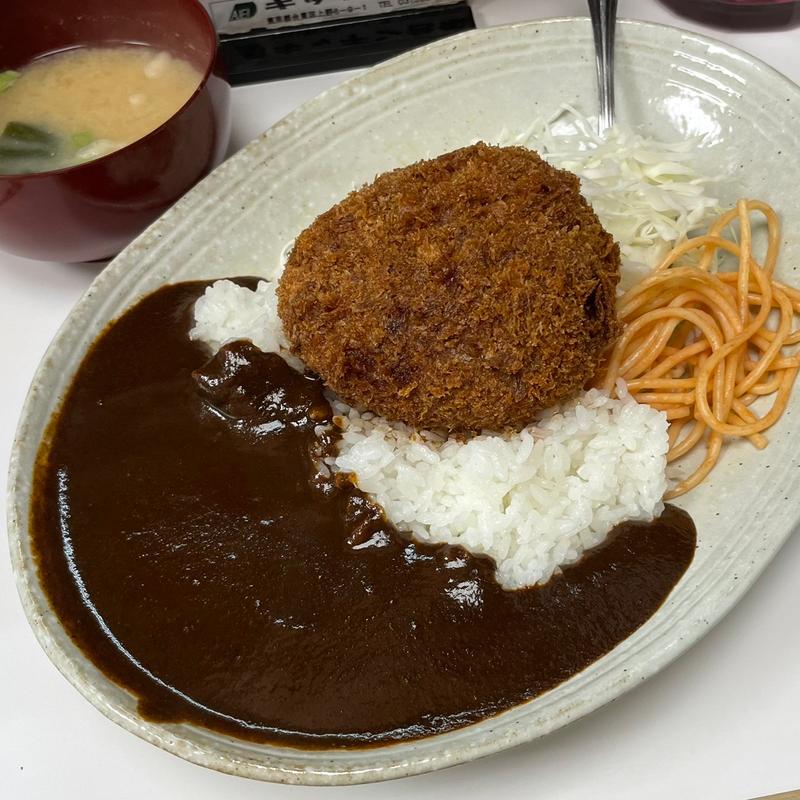 メンチカツカレー(キッチン台栄)