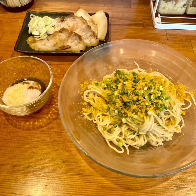 カラスミと煮干しの冷やしまぜそば〜温玉ソースディップ〜(イ袋ワシづかみ)