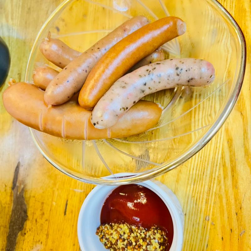 ソーセージの盛り合わせ(にしぐち)