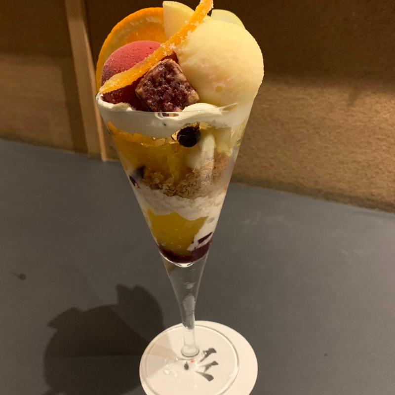 季節のフルーツ(パフェ、酒、珈琲「佐藤」)