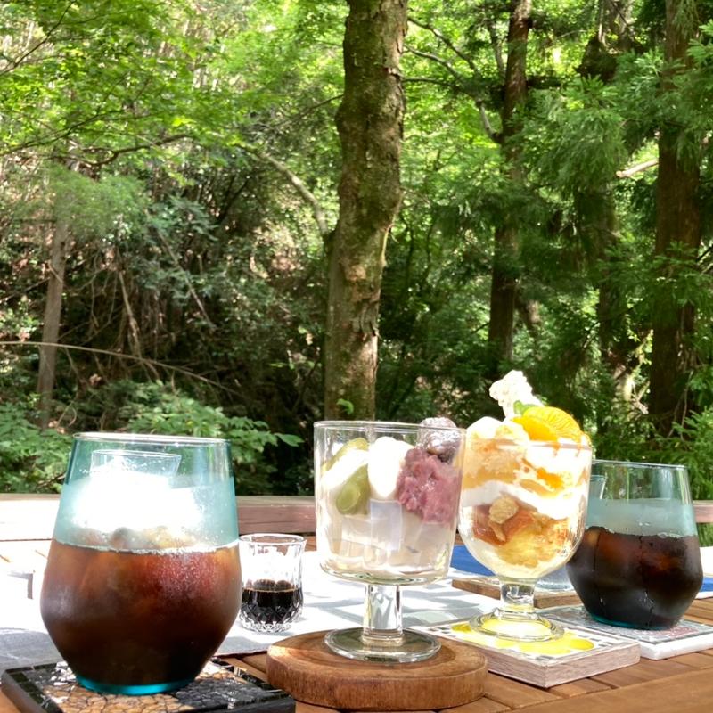 クリーム白玉ぜんざいと季節のパフェ(成木カフェ （NARIKI　Cafe）)