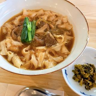 紅焼牛肉麺(cafe根古屋)