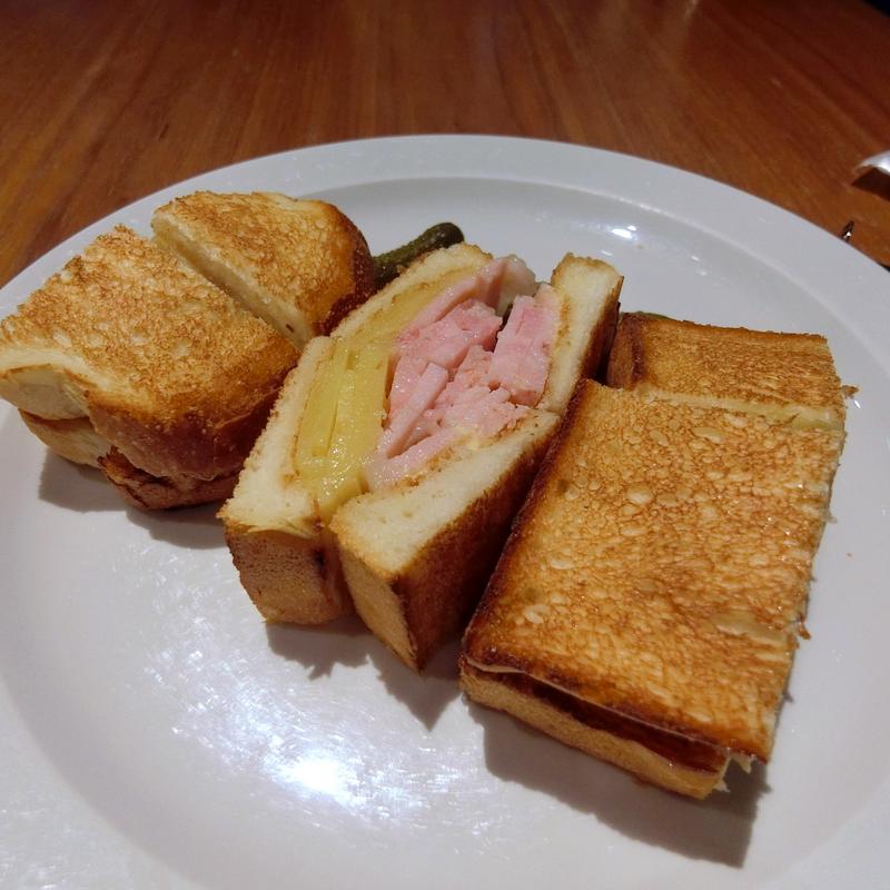 自家製ハムチーズサンドイッチ(セントル ザ ベーカリー銀座店)