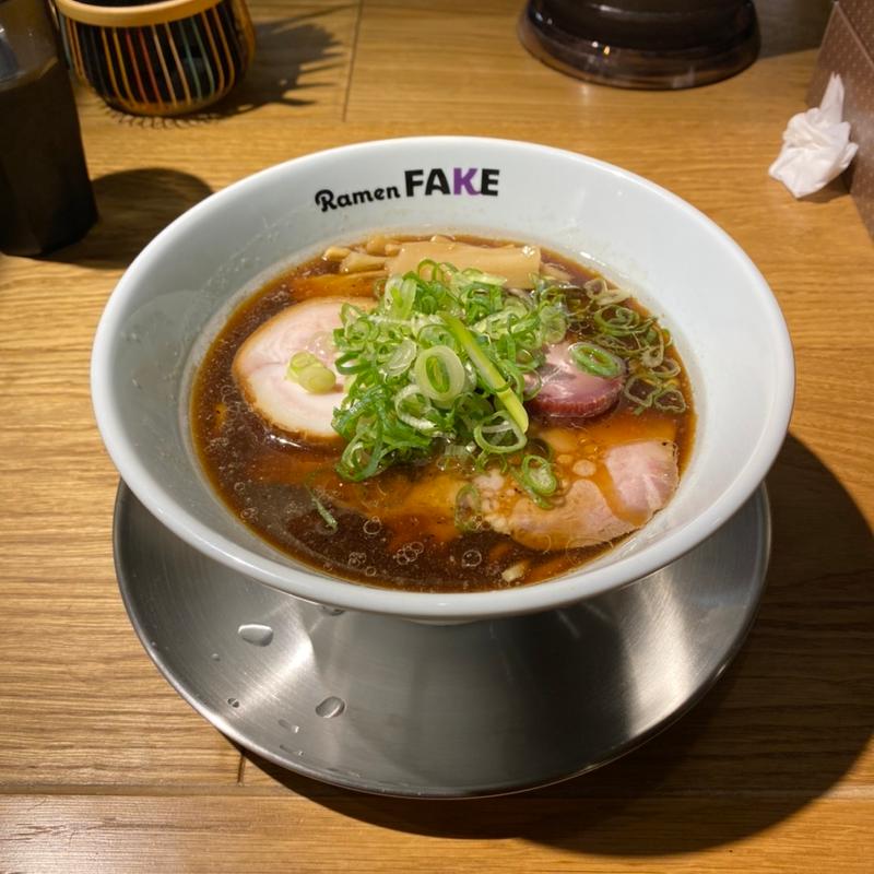 九条ネギと生姜の醤油FAKE BLACK(Ramen FAKE)
