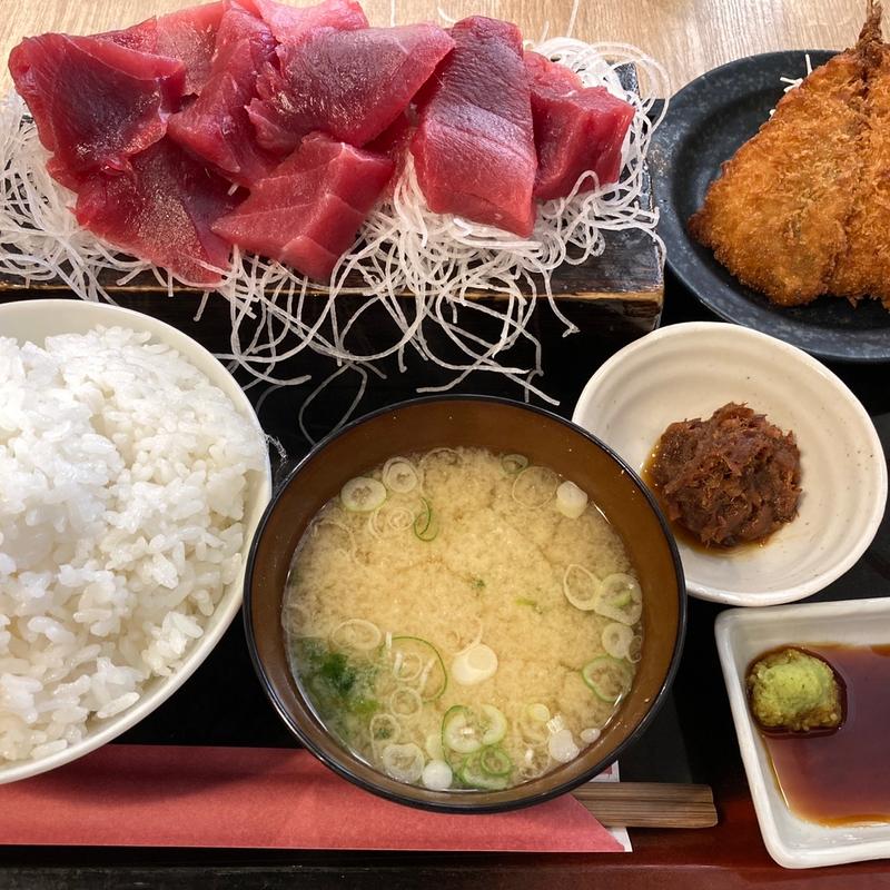 まぐろ定食 アジフライ付き(徳多屋 駅前店)