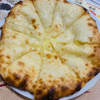 チーズナン(ニューサラティー千駄木店)