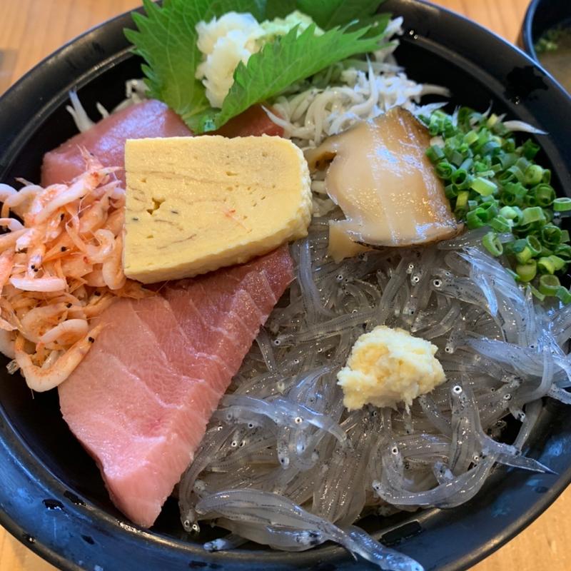 用宗丼(2色丼)(漁業直営　どんぶりハウス)