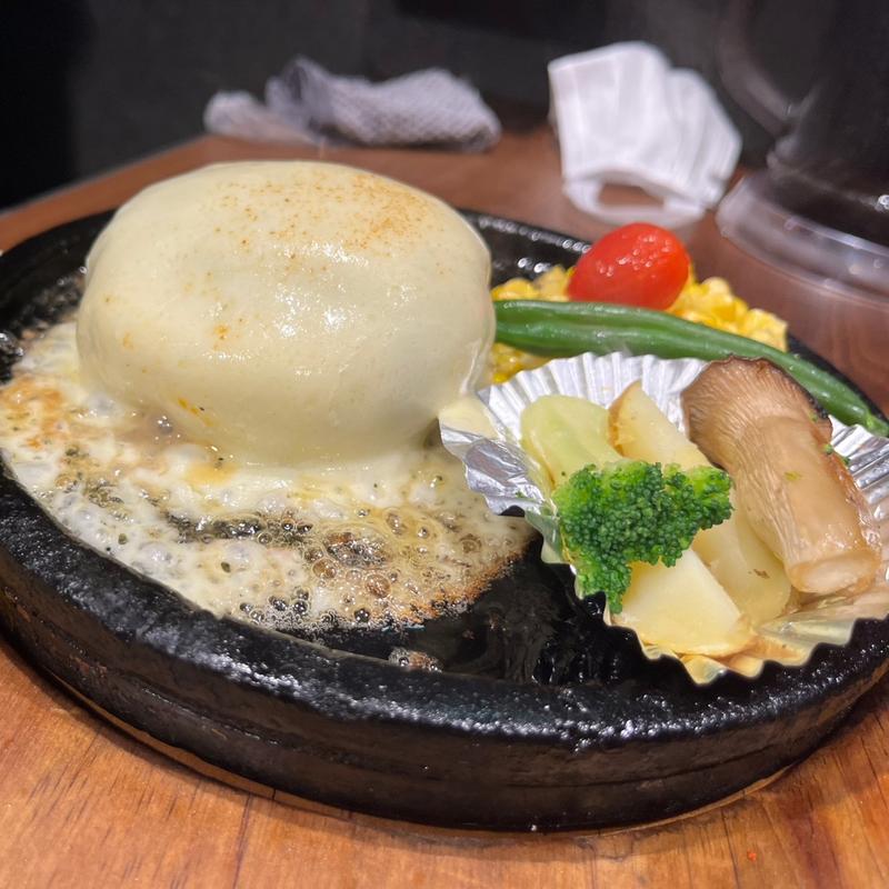情熱石焼きハンバーグ(チーズトッピング)(万両 肥後橋店 （マンリョウ）)