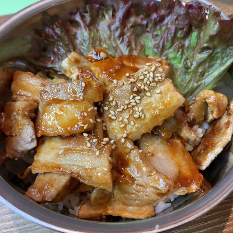豚丼(焼肉くるとん  代官山店)