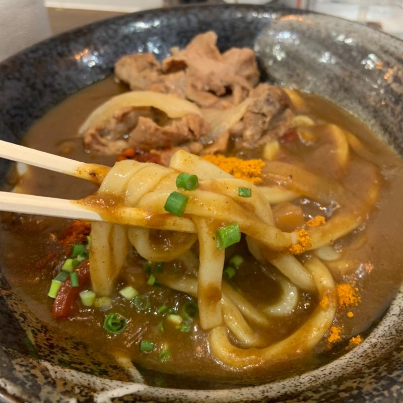 牛すじカレーうどん(讃岐のおうどん花は咲く 新宿戸山店)