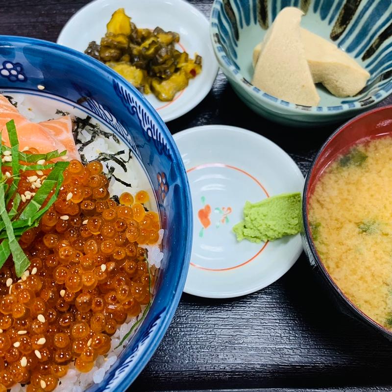 (動坂食堂 （ドウザカショクドウ）)