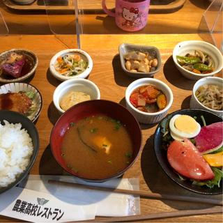 8種膳(農業高校レストラン 神戸店)