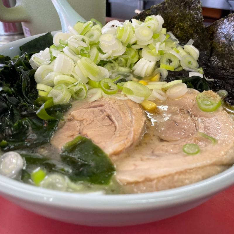 塩ラーメン＋薬味ネギ＋大チャーシュー＋わかめ(ラーメンショップ 羽生インター店)