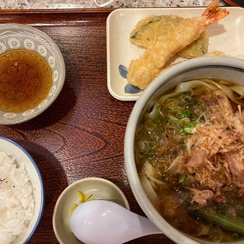 (吉田麺業 きしめんよしだ エスカ店)
