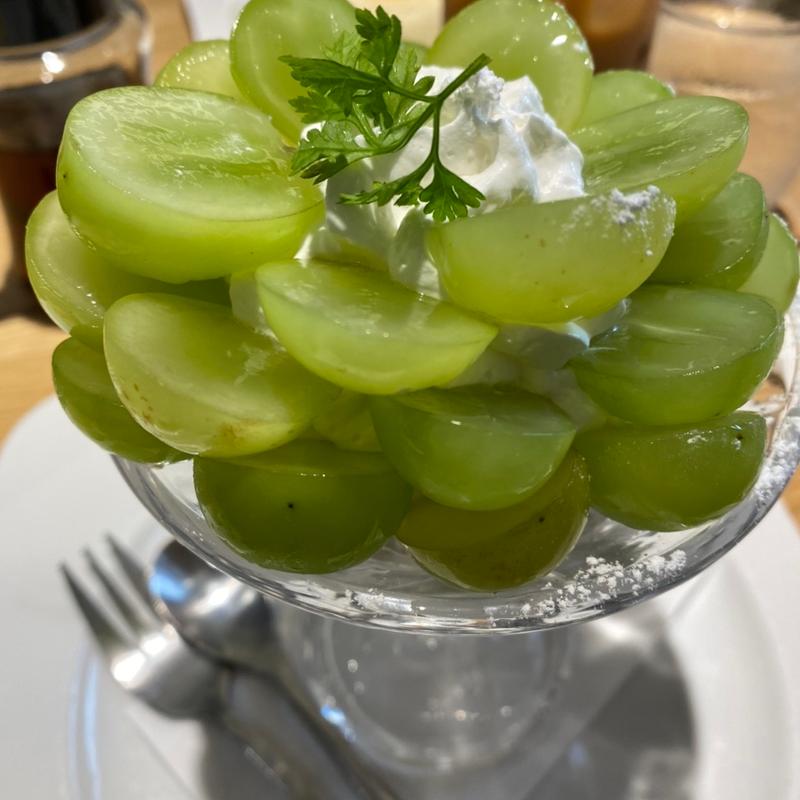 シャインマスカットパフェ(むさしの森珈琲)