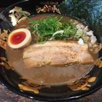 小僧らーめん(極濃豚骨 らーめん小僧)