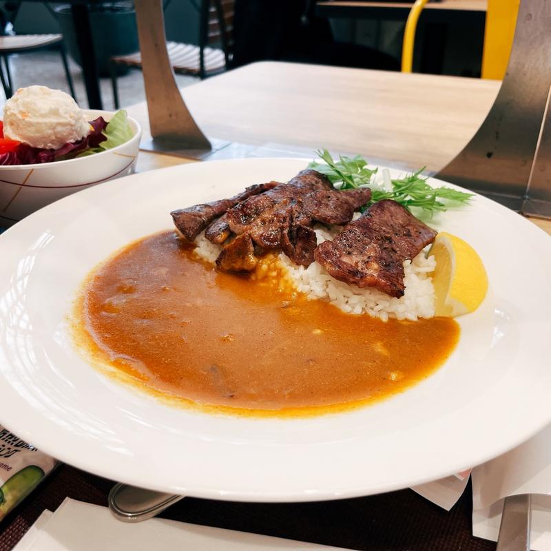 牛タンカレー(カレーショップ C&Cダイニング)