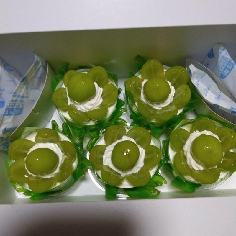 ふぞろいシャインマスカットのドルチェ(不二家)