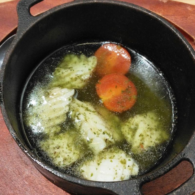 イカとトマトのジェノベーゼアヒージョ(鮨・酒・肴 杉玉 鹿島田 )