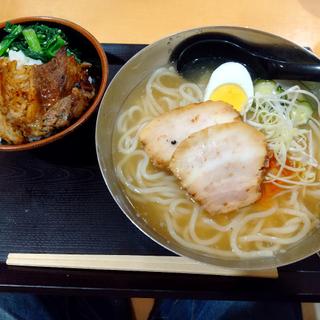 あぶりチャーシュー冷麺とカルビ飯（小）のセット(肉のヤマキ商店 神戸ハーバーランドumie店)