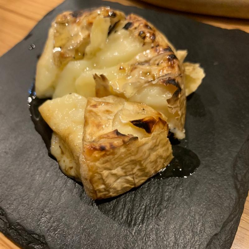 燻製カマンベール(わら焼きスタンドyasuda)