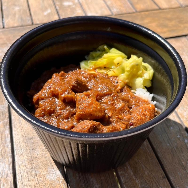 三ッ判山吹ポークビンダルー(BONUS TRACK（カレー三兄弟ブース）)