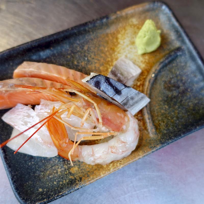 お造り4種盛り合せ(立ち呑み 庶民 京橋店)