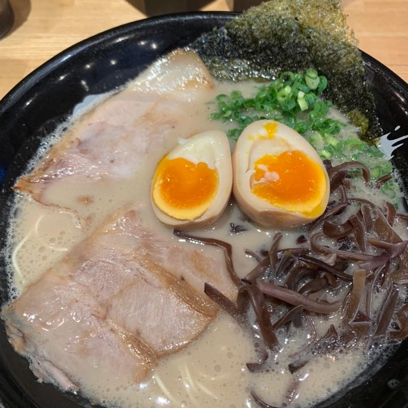 濃厚ラーメン煮卵付(石田一龍 福岡博多店)