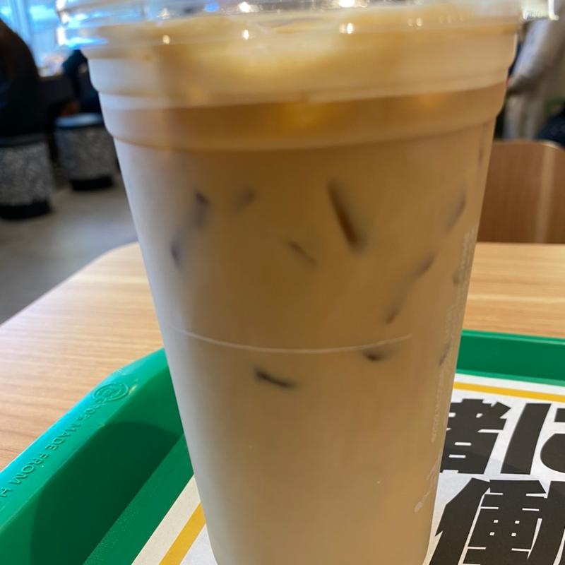 アイスカフェラテ(マクドナルド 西新中央商店街店)